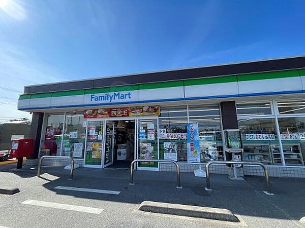 周辺：【コンビニエンスストア】ファミリーマート一宮海岸店まで540ｍ