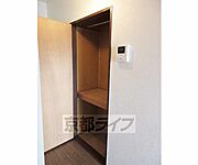 廊下の収納スペース。