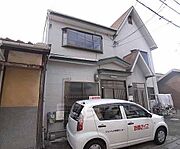 2階建ての貸家です。