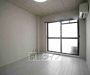 きれいで落ち着きのあるお部屋です。
