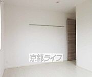 スッキリと白で統一された内装