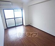 フローリングが綺麗です。