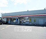 サークルＫ伏見向島本丸店まで176m 最寄駅は観月橋。24号線の高架下に構えております。駐車場広いです。