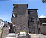 オートロック付きのきれいな外観です。