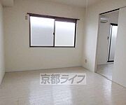 引戸で隣接する洋室と連結