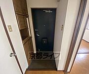 玄関収納あります。
