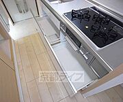 キッチン収納も充実。