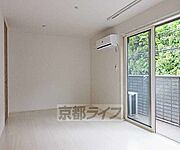 白基調のお部屋です