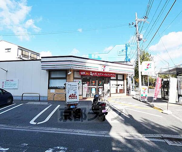 画像18:セブンイレブン京都堀川北大路店まで80m 堀川北大路の交差点。バス停も目の前でご利用しやすい立地です。