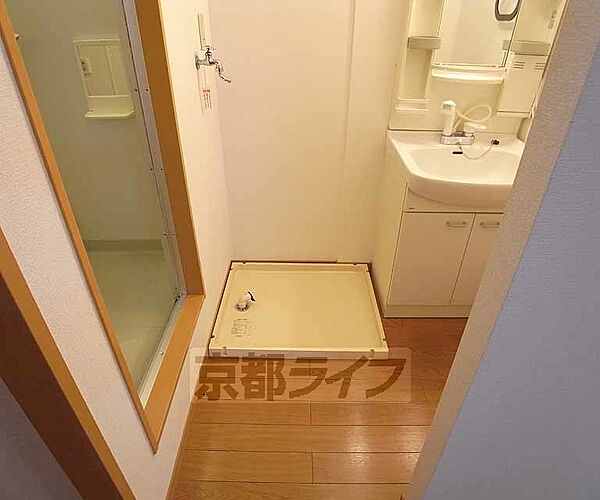 画像17:便利なバスルーム横の洗濯機置場