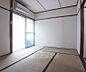 リビング/ダイニング：広く感じるお部屋です。