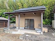 敷地内に物置3つあります♪