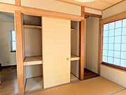 1F６畳和室の床の間、押し入れ♪