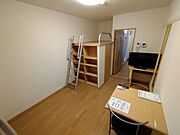 2階・3階は絨毯仕様です。