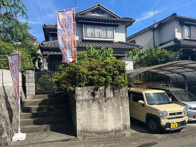 外観：緑豊かな閑静な住宅地☆西広島駅行バス停まで徒歩２分！並列駐車２台可◆