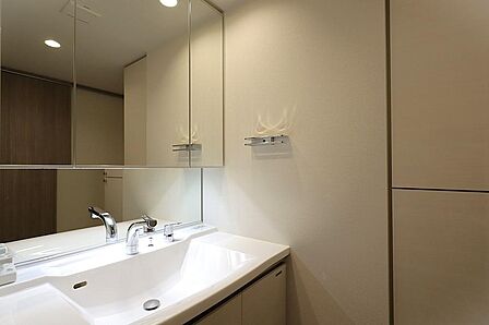 しつこい営業電話を避けたい方へ。弊社はデータに基づく論理的提案に徹し、売り込みを排除した仲介を実行。お気軽にお問い合わせくださいませ。