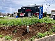 お好きな住宅メーカーでの建築が可能です。尚、『建築条件付き』での販売もしており、当社の指定する建築メーカーで住宅をお考えの場合は販売価格を最大で200万円まで値下げ交渉可能です。