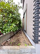 趣味を楽しむ場であり、家族団らんの場にもなる専用庭。ガーデニングや家庭菜園、プールや遊具を置いて子供の遊び場、テーブルやイスを設置し憩いのスペースなどメリットはたくさんあります。