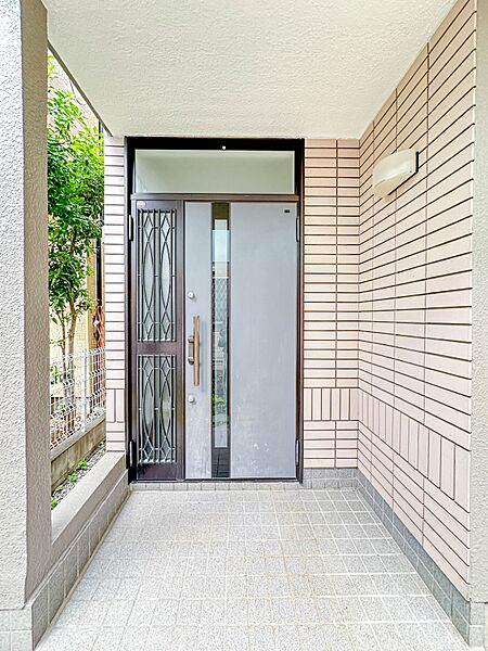 玄関を拡大表示