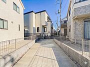 【外観】家族の温かさと陽光の暖かさ、楽しい毎日と明るい未来を予感させる「空間が織り成すひとつ先の住み心地」を演出します。