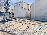 カースペース2台可。車が1台なら、来客用の駐車場や、駐輪スペースとしてご活用ください。