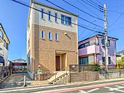 【外観】陽当りや通風性など各所に施された工夫で住みやすさを実現。部屋の大きさや周辺環境・街並など、資料には掲載していない情報が現地にはたくさんございます。是非ご確認下さい。