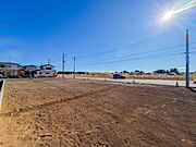【現地】建築条件無し売地、全17区画の大型分譲です。価格も魅力的です。お好きなハウスメーカーでどうぞ。
