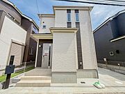 【外観】家族の温かさと陽光の暖かさ、楽しい毎日と明るい未来を予感させる「空間が織り成すひとつ先の住み心地」を演出します。