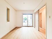 2号棟【洋室-15.3帖】一日の疲れをいやしてくれる主寝室。時を忘れて過ごす場所として過ごせるお部屋。