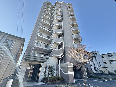 外観：こちらの物件が少しでも気になるようでしたら、お気軽にお問合せください。人生でいちばん大きなお買い物ですので、ゆっくりご見学ください。ネット上の画像と実際の見学では、リアル感がまるで違います。…