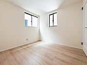 【今どきのこども部屋4.5帖】  昨今のトレンドになりつつあるのが、広過ぎず、快適すぎない子ども部屋。勉強と寝るだけの部屋にすることで閉じこもりがなくなり、リビングで過ごす時間が増えると言わ…