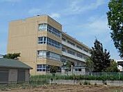 中学校 884m 伊奈町立伊奈中学校