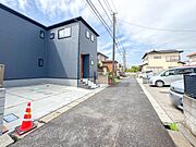【前面道路】車の通行が少ないので、静かな住環境を維持することができます。