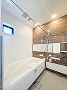 【浴室】一日の疲れを癒してくれるお風呂空間。使いやすさと上質な質感を両立して、単なる習慣から特別な時間に変わるはず。