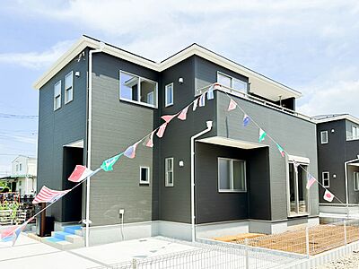 外観:1号棟【外観】4LDK+2WIC+シューズクローク+パントリー完備!南西6m道路に接する開放的な新築邸宅 外観:1号棟【外観】4LDK+2WIC+シューズクローク+パントリー完備!南西6m道路に接する開放的な新築邸宅