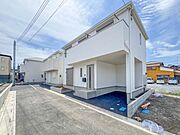 【外観】こちらの物件に少しでもご興味がありましたら、お気軽にお電話下さい。ネット上で「見えない物」「わからない事」でも、実際にご見学いただくことで、手に取るようにおわかりいただけるはずです。…
