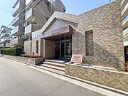 【外観】こちらの物件が少しでも気になるようでしたら、お気軽にお問合せください。人生でいちばん大きなお買い物ですので、ゆっくりご見学ください。ネット上の画像と実際の見学では、リアル感がまるで違…