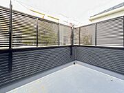 【バルコニー】  バルコニーから差し込む陽光・通風は、住環境・快適性と共に有り続ける貴重な「財産」です。
