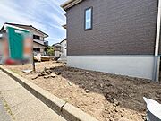 【駐車場】毎日の生活にマイカーが必須という方は、購入を検討する際、駐車場があることは大事な条件です。毎日の通勤や家族の送迎、買い物やお出かけなどクルマのある暮らしを満喫したい方は要チェック。…