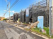 車の通行が少ないので、静かな住環境を維持することができます。＊CGにより晴天に加工しております。