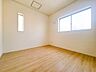 子供部屋：【子供部屋】お子様のお部屋にぴったりなクロークを備えたフローリング仕様の洋室です。