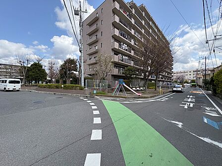 【前面道路】家の良し悪しだけでなく周辺環境も重要なポイント。
