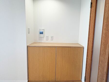 【リビングニッチ】充実した生活は伸びやかな居室空間から始まります。快適に・伸びやかに。心の潤いを求める方々へ。