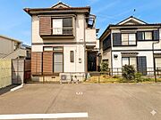 【外観】家族の温かさと陽光の暖かさ、楽しい毎日と明るい未来を予感させる「空間が織り成すひとつ先の住み心地」を演出します。＊CG加工により晴天にしています。
