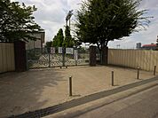 中学校 850m 新曽中学校(新曽中学校(私たちの目標とする中学生像は夢実現のために努力をおしまない生徒です。諦めなければ夢はずっと生徒たちの道の先にある。夢を追う青春へ、夢を追う人生へ。私…