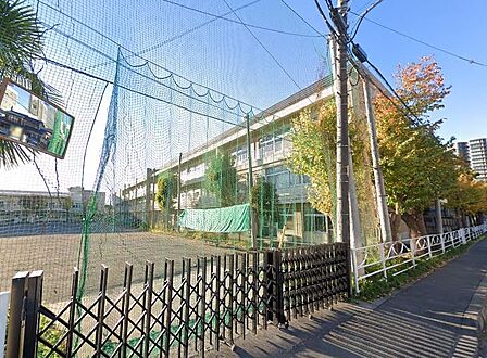 中学校 740m さいたま市立与野東中学校