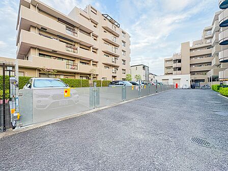 【駐車場】駐車スペースの空き状況は要確認です。