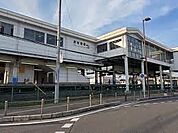 駅 1400m 東岩槻駅(昭和44年開業の東武アーバンパークラインの地上駅。北口は商業施設、南口は住宅地になっています。各駅列車が停車し、北口、南口、ホーム間をつなぐ設備としてエレベーター、…