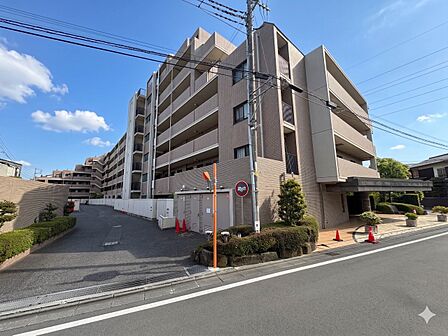 【外観】こちらの物件が少しでも気になるようでしたら、お気軽にお問合せください。人生でいちばん大きなお買い物ですので、ゆっくりご見学ください。ネット上の画像と実際の見学では、リアル感がまるで違…