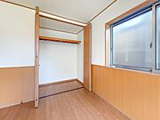 【収納】各部屋を最大限に広く使って頂ける様、全居住スペースに収納付。プライベートルームはゆったりと快適に。